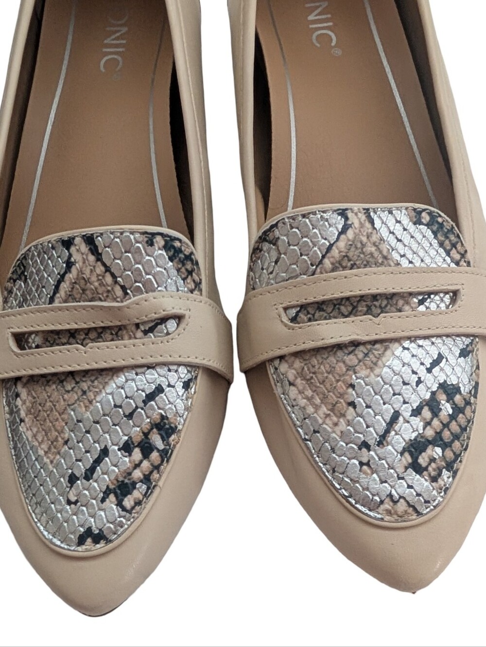 Vionic Savannah Boa Metallic Flats Size 9 - Picture 3 of 8